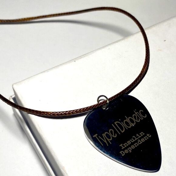 T1D Med Alert, Guitar Pick Charm/Pendant & Necklace Set - Picture 5 of 10